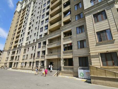 3-комн. новостройка - м. Иншаатчылар - 101 м²