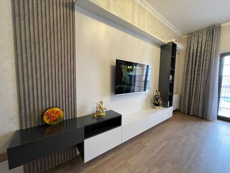3-комн. вторичка - м. 28 мая - 120 м²