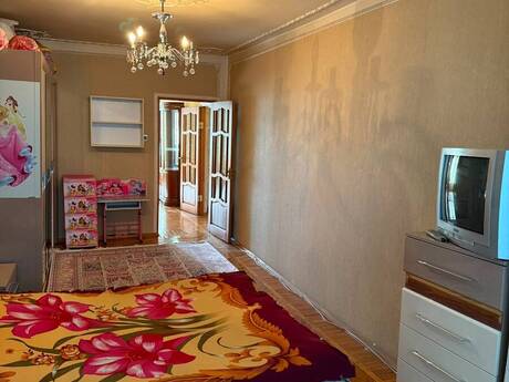 2-комн. вторичка - м. Азадлыг проспекти - 70 м²