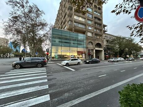 Elan №6369855 - Bakı, 28 May m., 2 otaqlı, 50 m², 2/4 mərtəbə