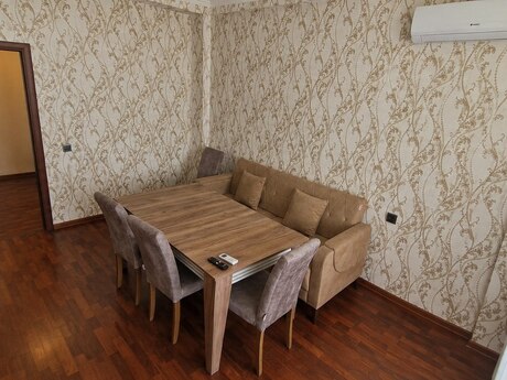 2-комн. новостройка - м. 28 мая - 65 м²