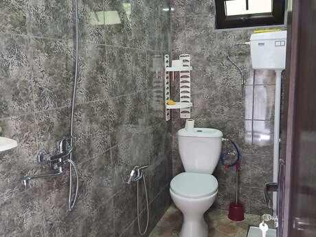 1 otaqlı həyət evi/bağ evi - Qax - 80 m²