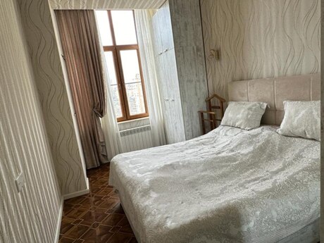 2-комн. новостройка - м. Элмляр Академиясы - 80 м²