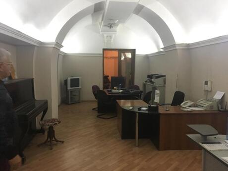İçəri Şəhərdə 2 otaqlı köhnə tikili mənzil satılır, 50 m², 220 000 AZN, şəkil 4 / 6