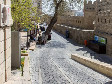 İçəri Şəhərdə 2 otaqlı köhnə tikili mənzil satılır, 50 m², 220 000 AZN, şəkil 2 / 6