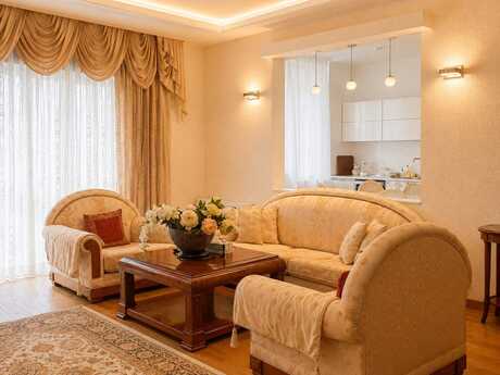 3-комн. новостройка - м. 8 ноября - 100 м²