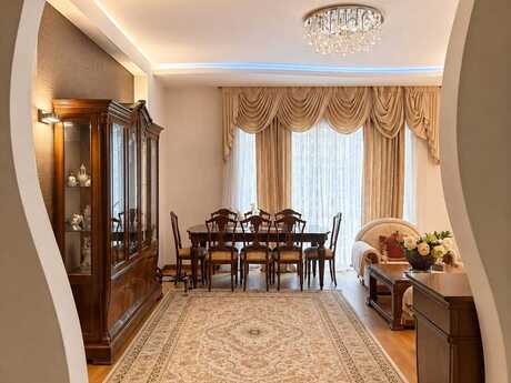 3-комн. новостройка - м. 8 ноября - 100 м²