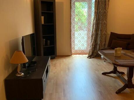 Объявление №6370244 - Баку, м. Ичеришехер, 2-комн., 60 м², 2/5 этаж