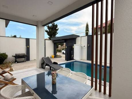 4 otaqlı həyət evi/bağ evi - Şüvəlan q. - 120 m²