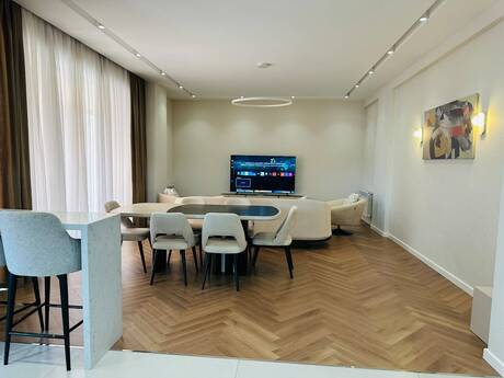 3-комн. новостройка - м. Низами - 170 м²