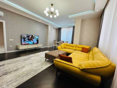3-комн. новостройка - м. Низами - 130 м²