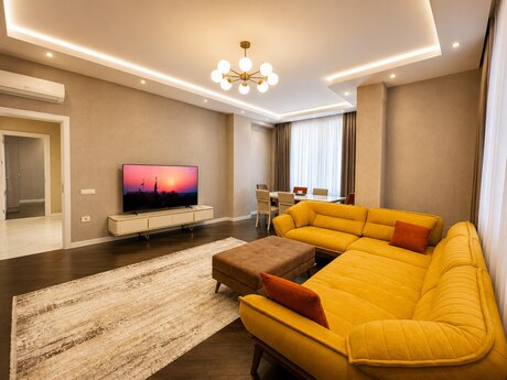 3-комн. новостройка - м. Низами - 130 м²