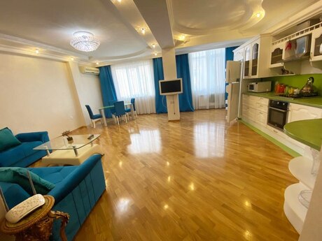 Elan №6370667 - Bakı, 8 Noyabr m., 2 otaqlı, 80 m², 5/17 mərtəbə