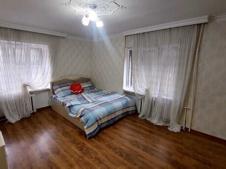 3-комн. вторичка - м. Иншаатчылар - 80 м²