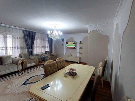 3-комн. вторичка - м. Иншаатчылар - 80 м²