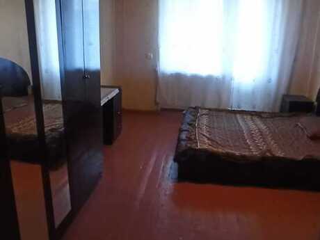3-комн. вторичка - м. Элмляр Академиясы - 80 м²