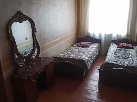 3-комн. вторичка - м. Элмляр Академиясы - 80 м²