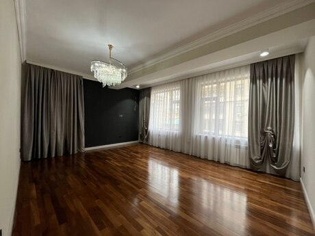 3-комн. новостройка - Насиминский  р. - 135 м²