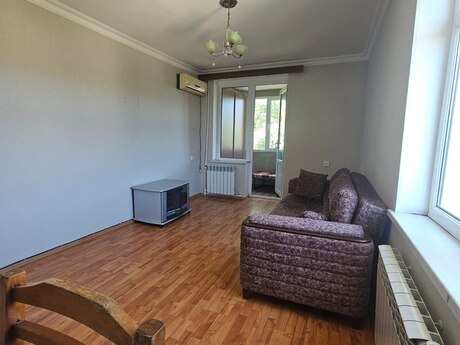 Elan №6370783 - Bakı, Qara Qarayev m., 2 otaqlı, 40 m², 3/5 mərtəbə