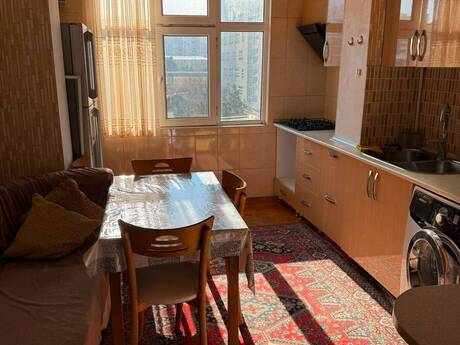 2 otaqlı köhnə tikili - Azadlıq Prospekti m. - 70 m²
