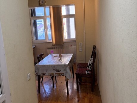 Продаётся 2-комнатная квартира в старом фонде, Azadlıq Prospekti, 65 м², 192 000 AZN, фото 2 / 8
