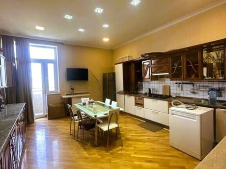 4 otaqlı yeni tikili - Nərimanov r. - 200 m²