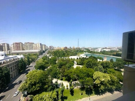 Elan №6371043 - Bakı, Nərimanov r., 4 otaqlı, 200 m², 10/17 mərtəbə