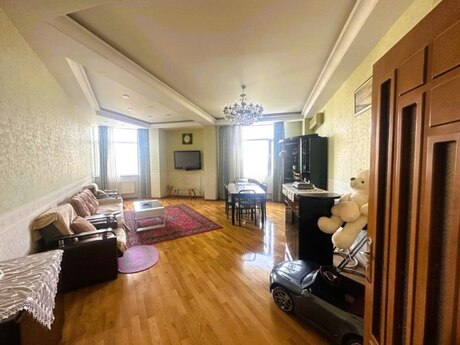 4 otaqlı yeni tikili - Nərimanov r. - 200 m²