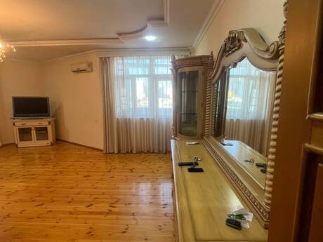 3-комн. новостройка - м. Элмляр Академиясы - 130 м²