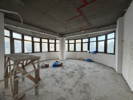 4 otaqlı yeni tikili - Bakıxanov q. - 157 m²