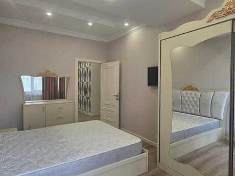 3-комн. новостройка - м. Иншаатчылар - 83 м²