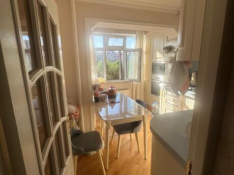 2 otaqlı köhnə tikili - Memar Əcəmi m. - 65 m²