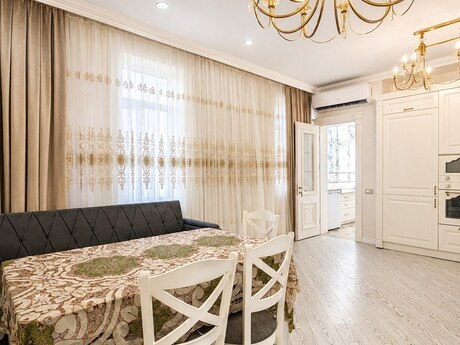 3 otaqlı yeni tikili - 8 Noyabr m. - 95 m²