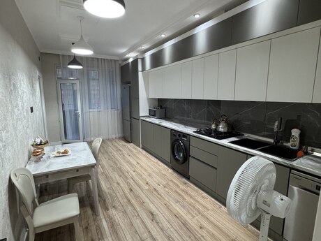 4-комнатная квартира, 130 м², Həzi Aslanov: 280 000 ₼ 4