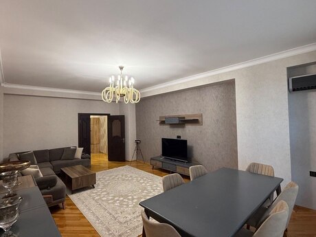 Elan №6371484 - Bakı, İnşaatçılar m., 3 otaqlı, 145 m², 6/17 mərtəbə