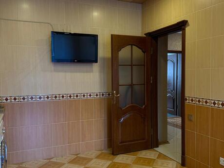 3-комн. новостройка - м. Низами - 150 м²