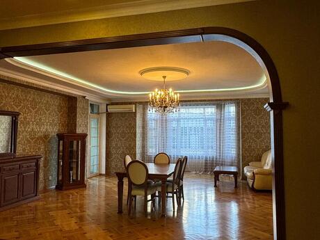 3-комн. новостройка - м. Низами - 150 м²