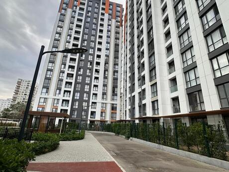 3-комн. новостройка - м. Иншаатчылар - 70 м²