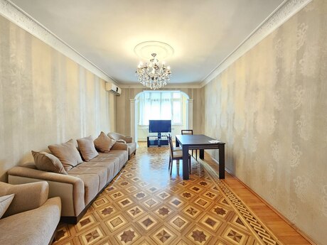 Elan №6371715 - Bakı, 8-ci mikrorayon q., 3 otaqlı, 90 m², 4/5 mərtəbə
