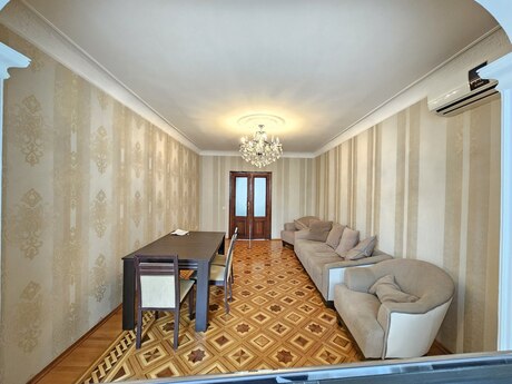3 otaqlı mənzil, 90 m², 8-ci mikrorayon: 249 000 ₼ 2