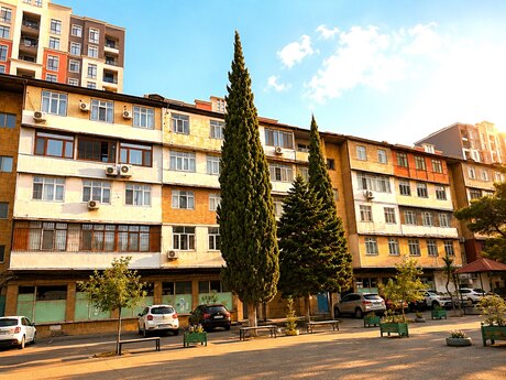 4 otaqlı köhnə tikili - Qara Qarayev m. - 100 m²
