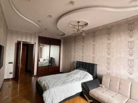 3 otaqlı yeni tikili - 8 Noyabr m. - 165 m²