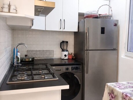 3 otaqlı köhnə tikili - Memar Əcəmi m. - 70 m²