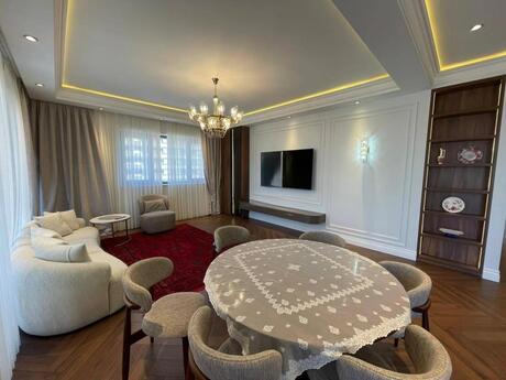 Elan №6372098 - Bakı, Ağ şəhər q., 3 otaqlı, 157 m², 15/19 mərtəbə