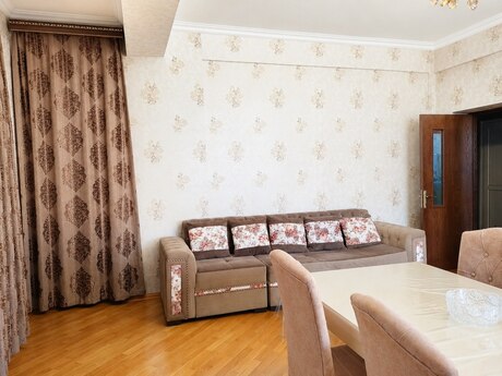 3 otaqlı mənzil, 130 m², İnşaatçılar: 390 000 ₼ 5