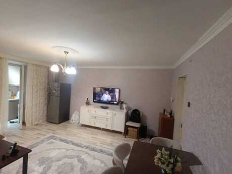 2-комн. вторичка - м. Азадлыг проспекти - 42.5 м²