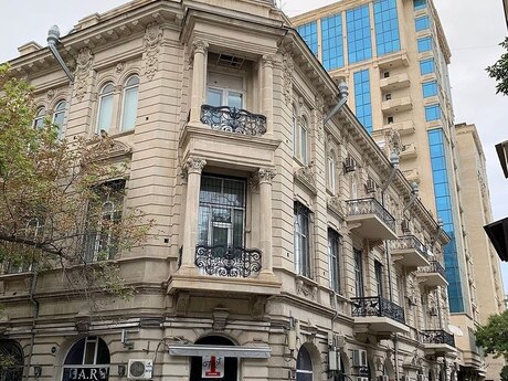 5 rooms · 300 m² · floor 2/3, Sahil