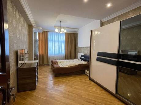 Elan №6372784 - Bakı, Yeni Yasamal q., 3 otaqlı, 150 m², 15/17 mərtəbə
