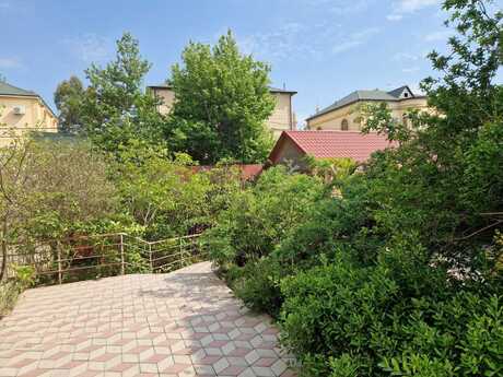 7 otaqlı həyət evi/bağ evi - Nəsimi m. - 740 m²