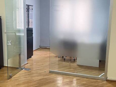 3-комн. офис - м. Элмляр Академиясы - 84 м²